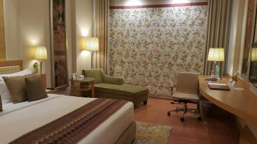 Ruang duduk di Radisson Noida