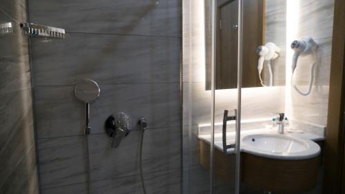 Ванная комната в Yuksel Istanbul Yenikapı Hotel