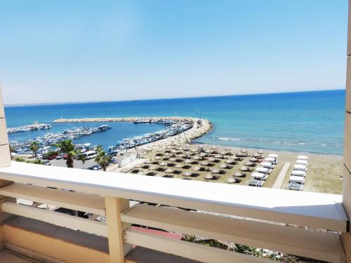 Gallery image of Lazuli Sea View Beachfront Ap 253 in Larnaka