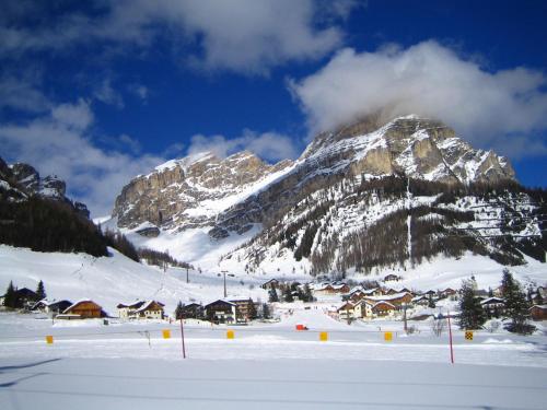 Gallery image of Garnì Bel Air in Colfosco