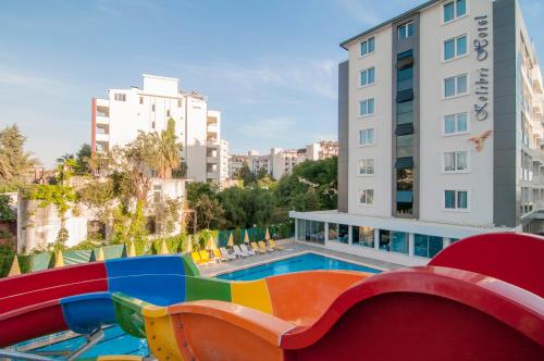 Bazén v ubytování Kolibri Hotel - All Inclusive nebo v jeho okolí