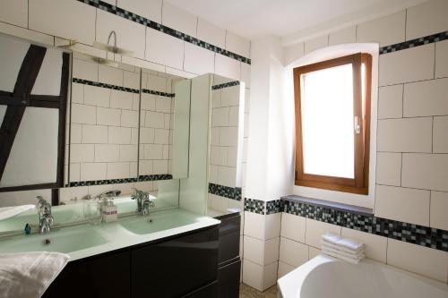 Koupelna v ubytování Laterale Residences Riquewihr