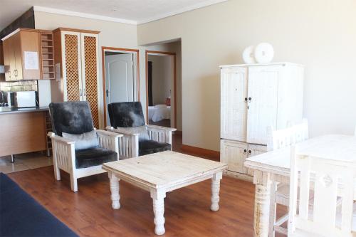 Una cocina o cocineta en Oceans Hotel & Self Catering