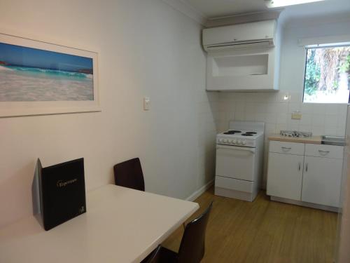 Kuchyň nebo kuchyňský kout v ubytování Archipelago Apartments Esperance