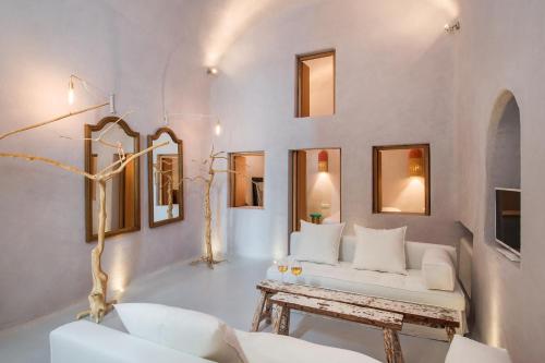 Gallery image of Ammos Oia Mansion in Oia