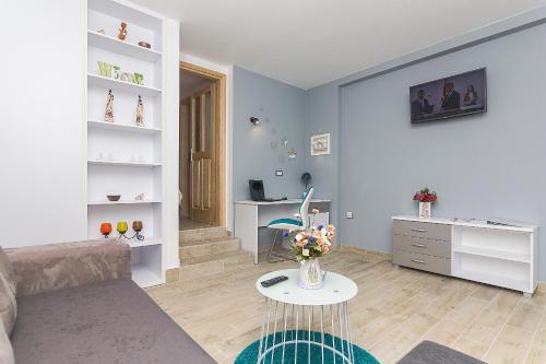TV a/nebo společenská místnost v ubytování Apartments Zina