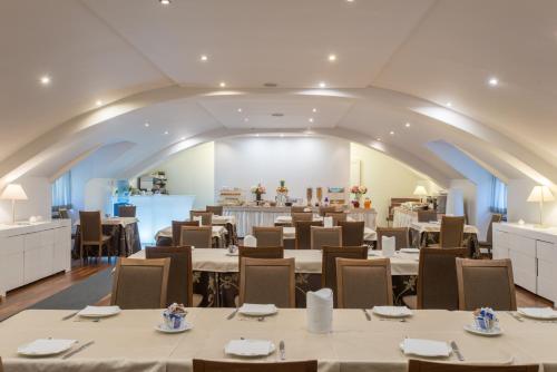 Restaurace v ubytování Royal Hotel