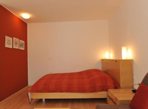 Кровать или кровати в номере Studio Apartment Bor Tour As Ljubljana