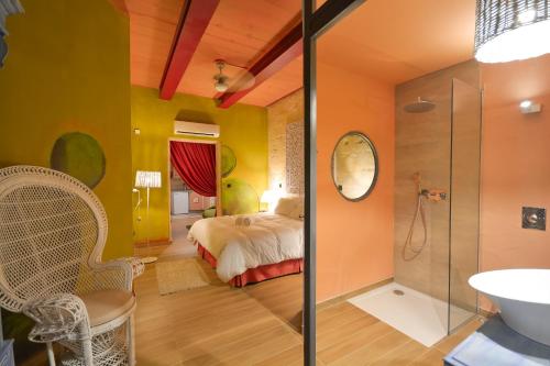 Koupelna v ubytování The Vincent Boutique Suites