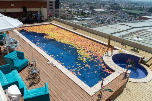 Kolam renang di atau dekat dengan LATAM HOTEL Plaza Pradera Quetzaltenango