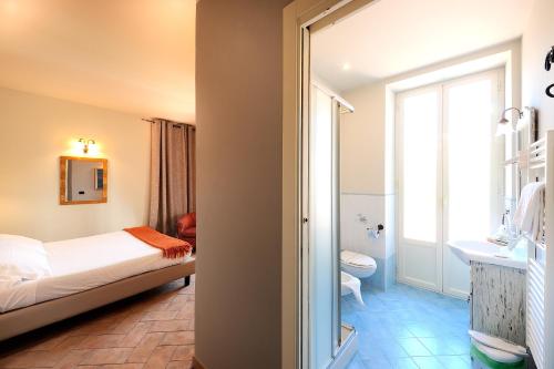 A bathroom at Albergo Giuan Arma di Taggia
