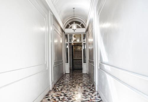 Imagem da galeria de Town House Spagna- luxury Rooms with Jacuzzi Bath em Roma