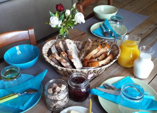 Các lựa chọn bữa sáng cho khách tại Maison d'Hôtes "La Pierre Pointue"