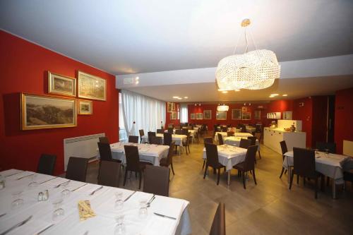 Restaurace v ubytování Albergo Valle d'Oro