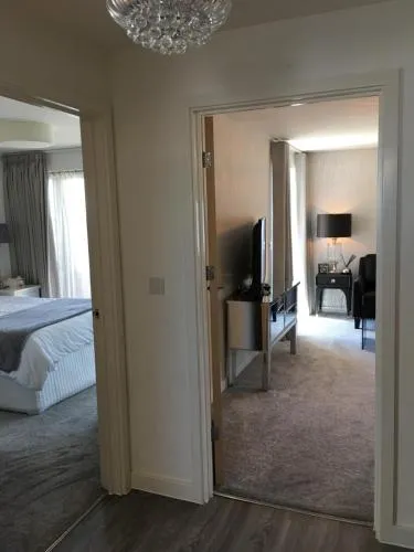 Cardiff luxury apartments photo 15