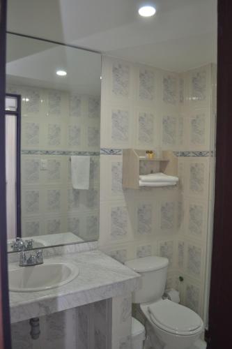 A bathroom at Hotel Kurakatá