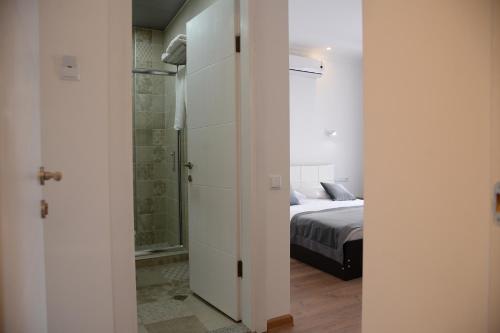Phòng tắm tại Guest House Gantiadi