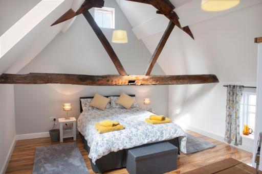 Theoc Cottage in Historic Tewkesbury - Housity