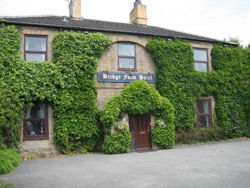 Bridge Farm Hotel - Housity