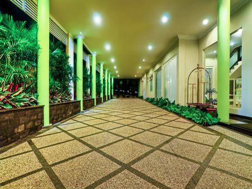 Riverstone Hotel & Cottage - Housity