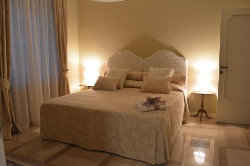 Allaportaccanto Bed & Breakfast - Housity