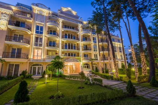 Venera & Anastasia Palace Apartments - Housity