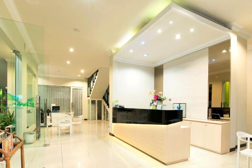 Riverstone Hotel & Cottage - Housity