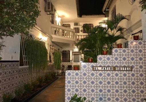 El Patio Suites - Housity