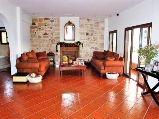 Waterfront Mediterranean Villa - Housity