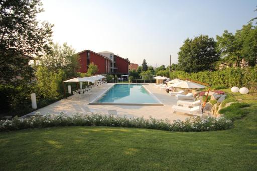 Red's Redaelli Hotel - Housity