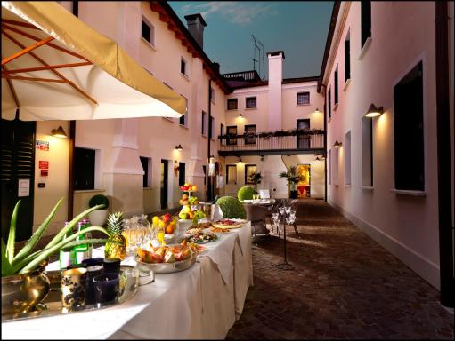 Hotel & Residence Roma - Housity