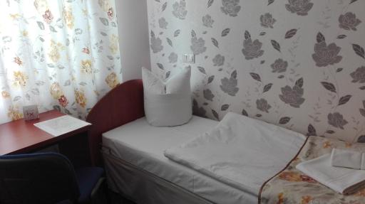 Artix - Housity