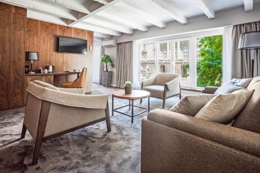 Nomad Luxury Suites - Housity