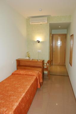 Hotel Fonda Neus - Housity