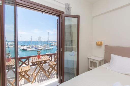 Amalthia Luxury Studios - Housity