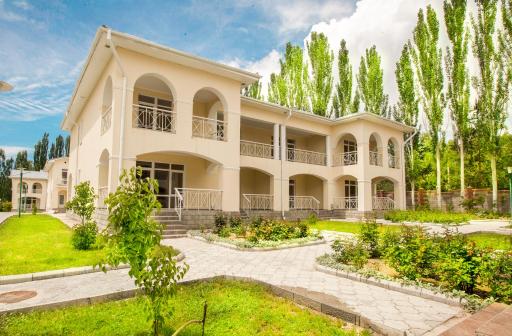 Hotel Aurora Plus - Housity