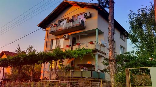 Къща за гости Йонкин Вършец - Housity