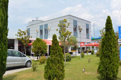 Hotel Alpet - Housity