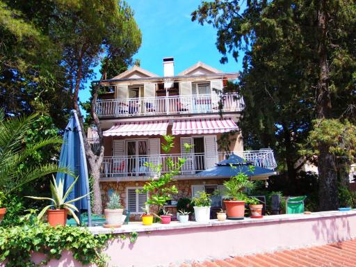 Adrienn Apartments - Housity