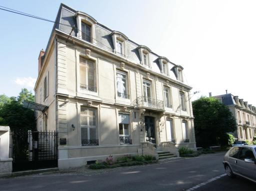 L'Hôtel Particulier - Appartements d'Hôtes - Housity