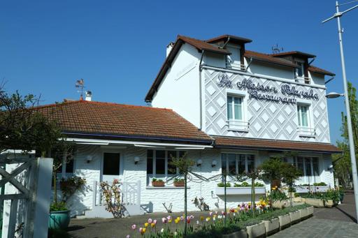 Hôtel Restaurant Maison Blanche - Housity