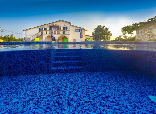 Apartments Chipo - Housity