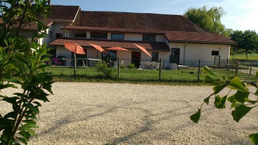Hôtel - Gîte de Pressins - Housity