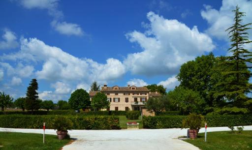 SCHITO 114 Apartments - Housity