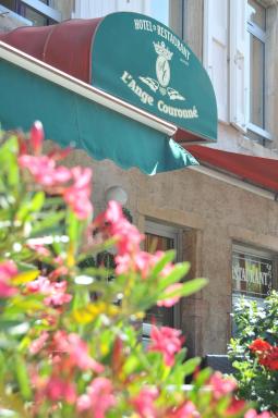 Logis Hotel L'ange Couronne - Housity