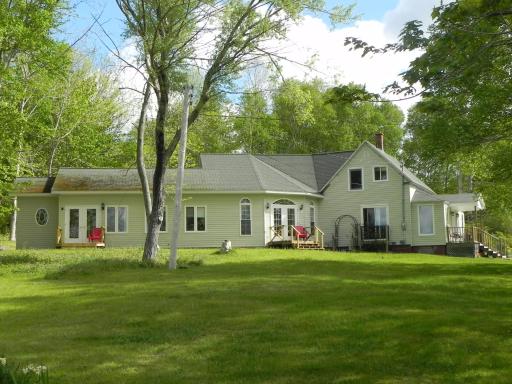 Rumi Guest House on the Cabot Trail - Housity
