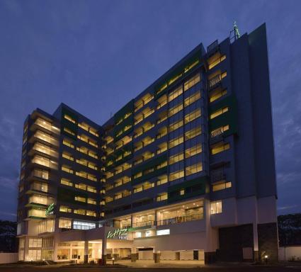 Whiz Prime Hotel Megamas Manado - Hizvo