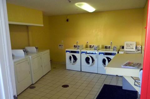 Stay Inn & Suites - Stockbridge - Housity