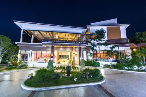 Mamaison Hotel - Housity