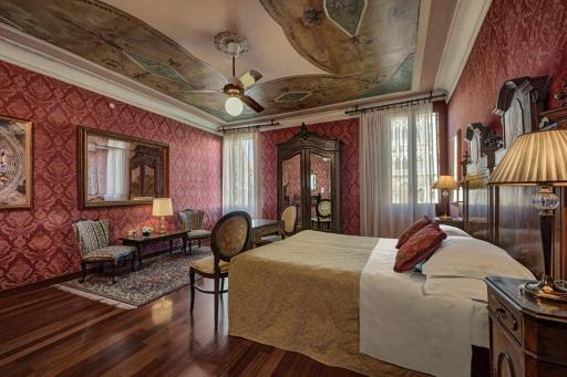 Hotel Galleria - Housity